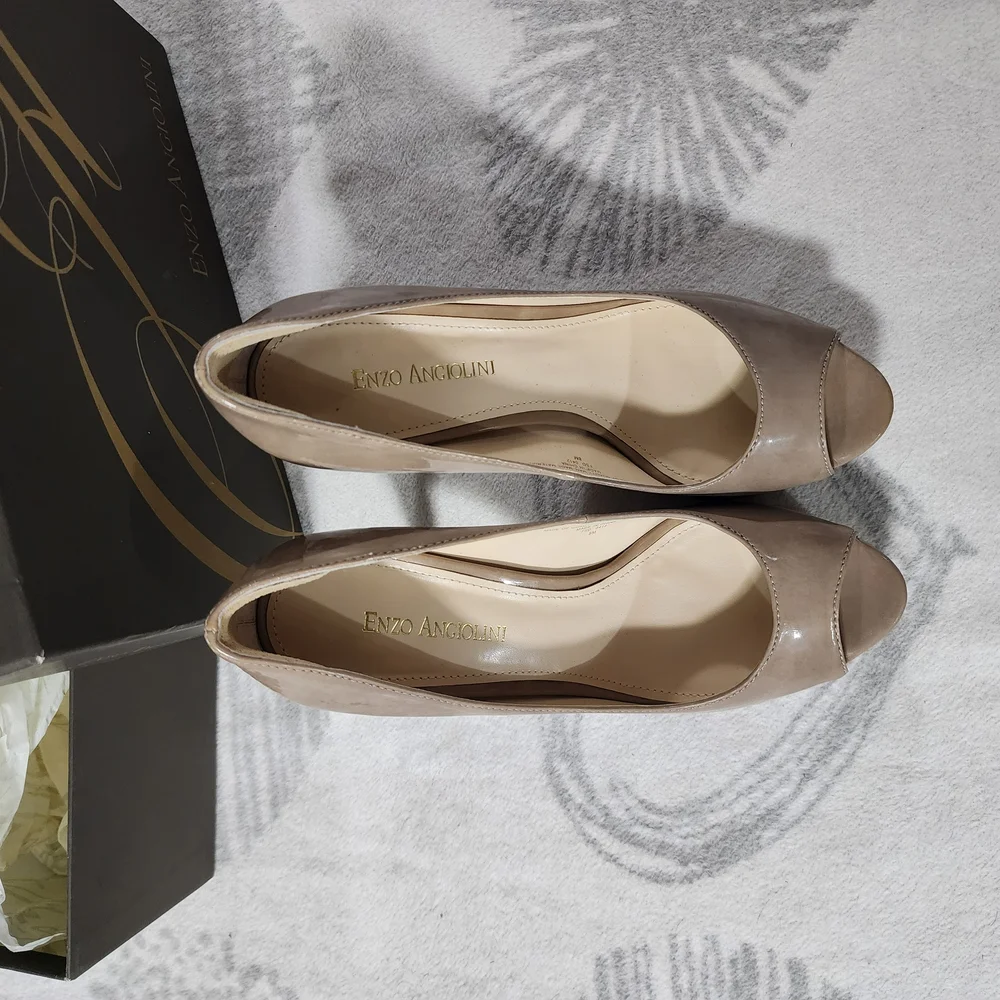 Enzo‎ Angiolini Women's Taupe Peep Toe Shoes - Size 8M EUC w/Box